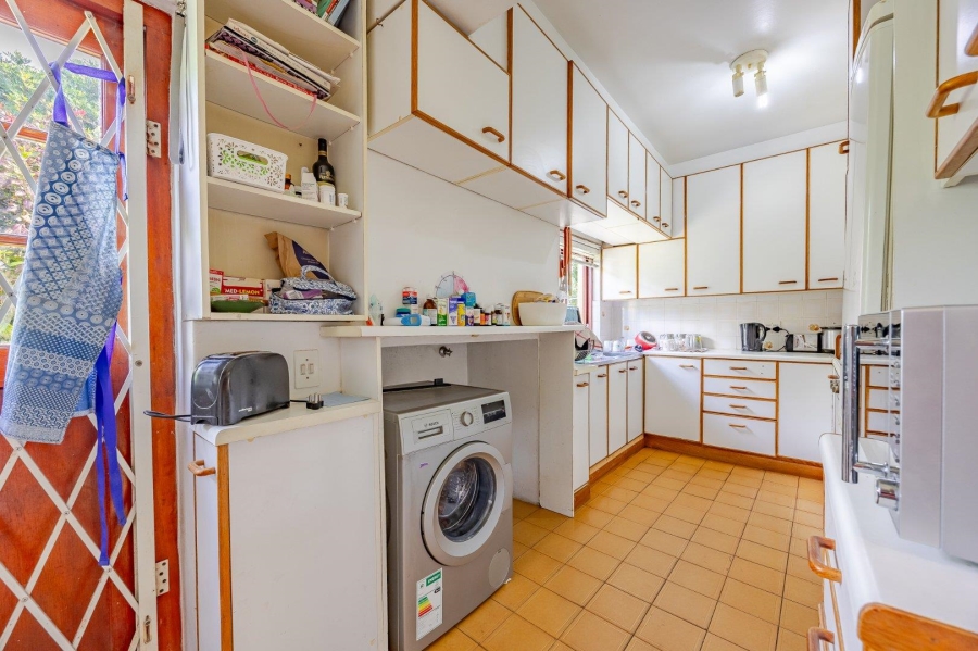 8 Bedroom Property for Sale in Lakeside Western Cape